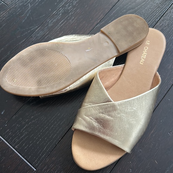 Leather Le Chateau Gold Slides. Size 38. - Picture 3 of 4